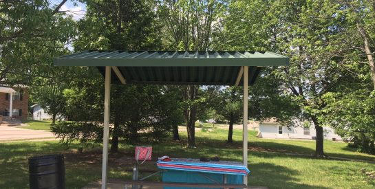 Valleyview Park Shelter with Picnic Table