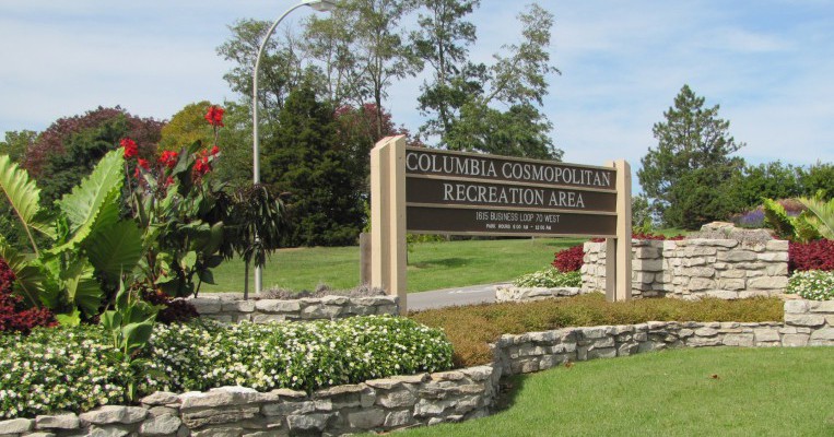 Cosmo park entrance sign