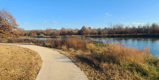 Smith Park Lake Trail in autumn.