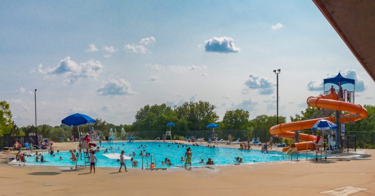 Kids swimming at Albert-Oakland Family Aquatic Center